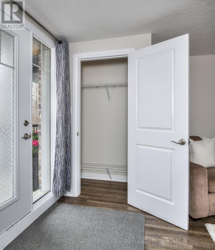 Property Photo:  1989 Ottawa Street South 30F  ON N2E 0G7 