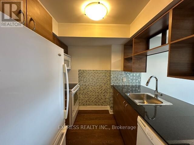 Property Photo:  125 Village Green Square 2806  ON M1S 0L1 