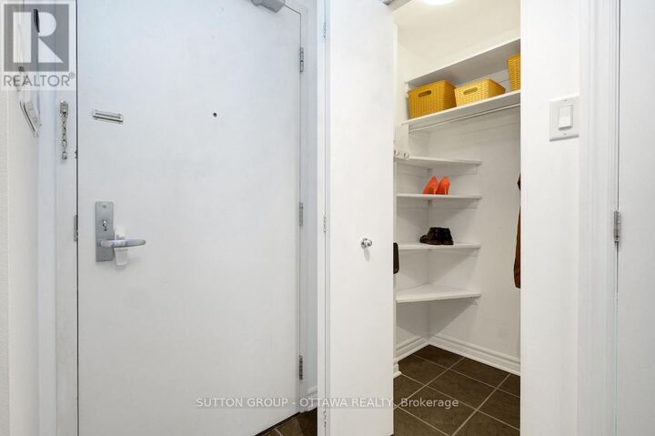 Property Photo: 70 Landry Street 1303 ON K1L 0A8