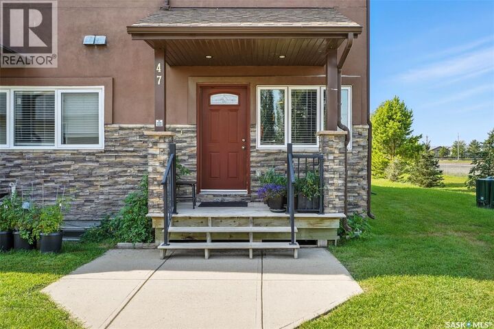 Property Photo: 47 1703 Patrick Crescent SK S7W 0L6