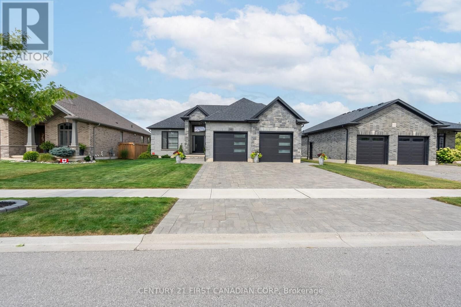 Property Photo: 16 Foxborough Place ON N0M 2P0