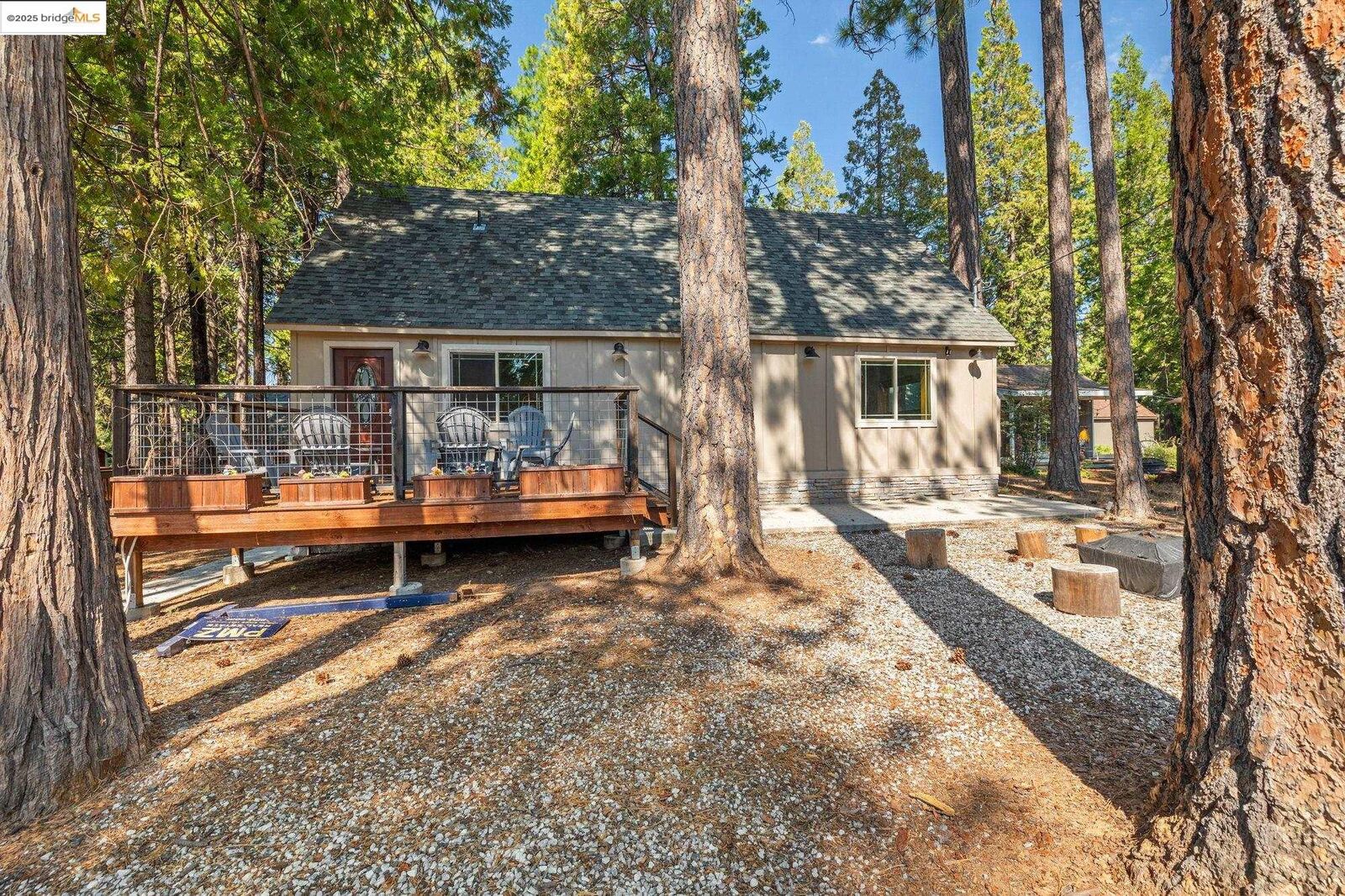 Property Photo: 24118 Palapeta Ln CA 95346