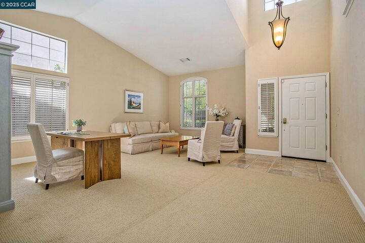 Property Photo:  321 Liveoak Ct  CA 94553 
