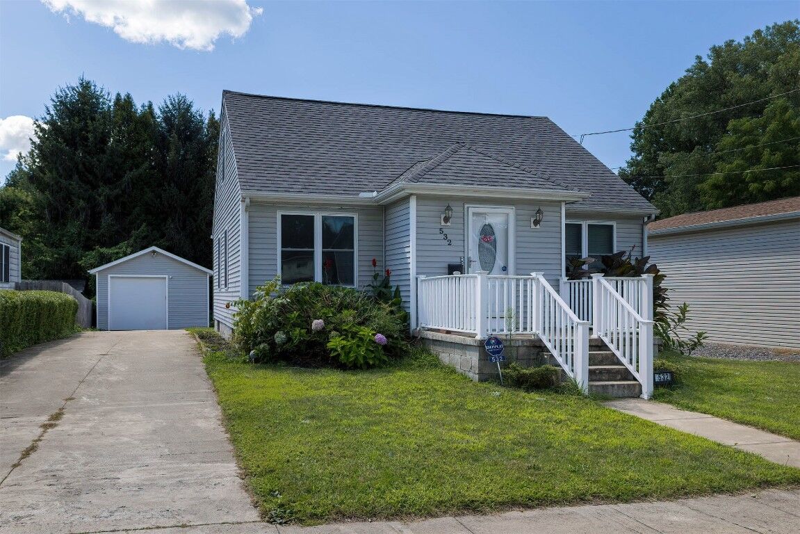 Property Photo:  532 Montpelier Avenue  PA 16505