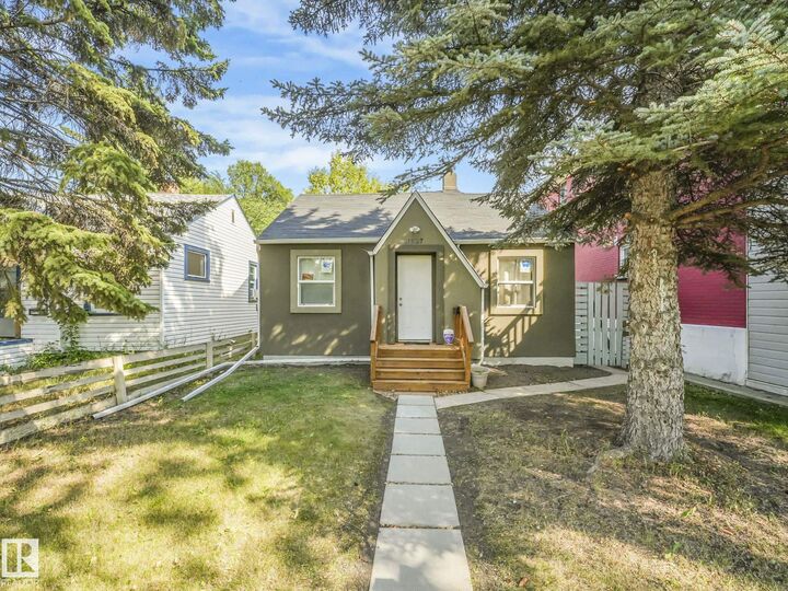 11927 95A Street NW  Edmonton AB T5G 1R4 photo