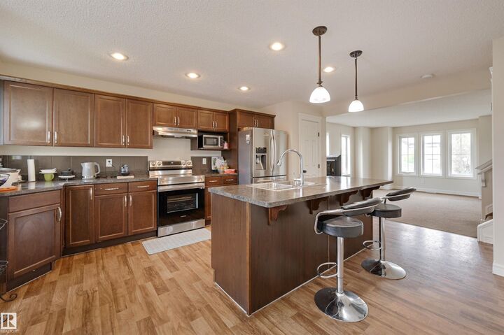 1807 52 Street SW  Edmonton AB T6X 1Y1 photo