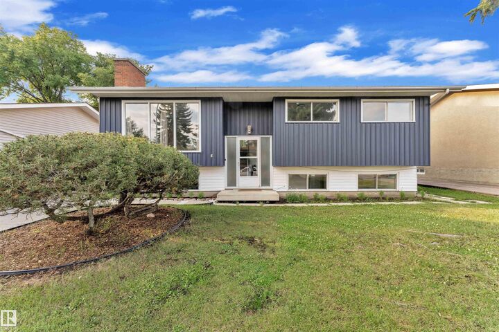 132 Richfield Road NW  Edmonton AB T6K 0A2 photo