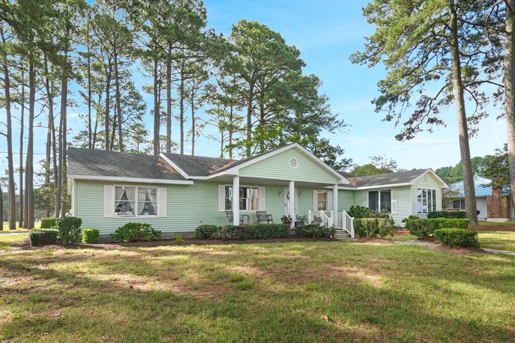 Property Photo:  15124 Russell Dr  VA 23417 