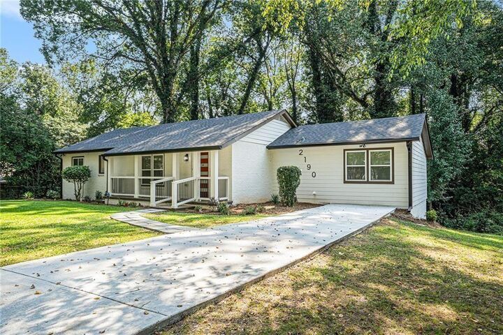 Property Photo:  2190 SW Highview Road SW  GA 30311 