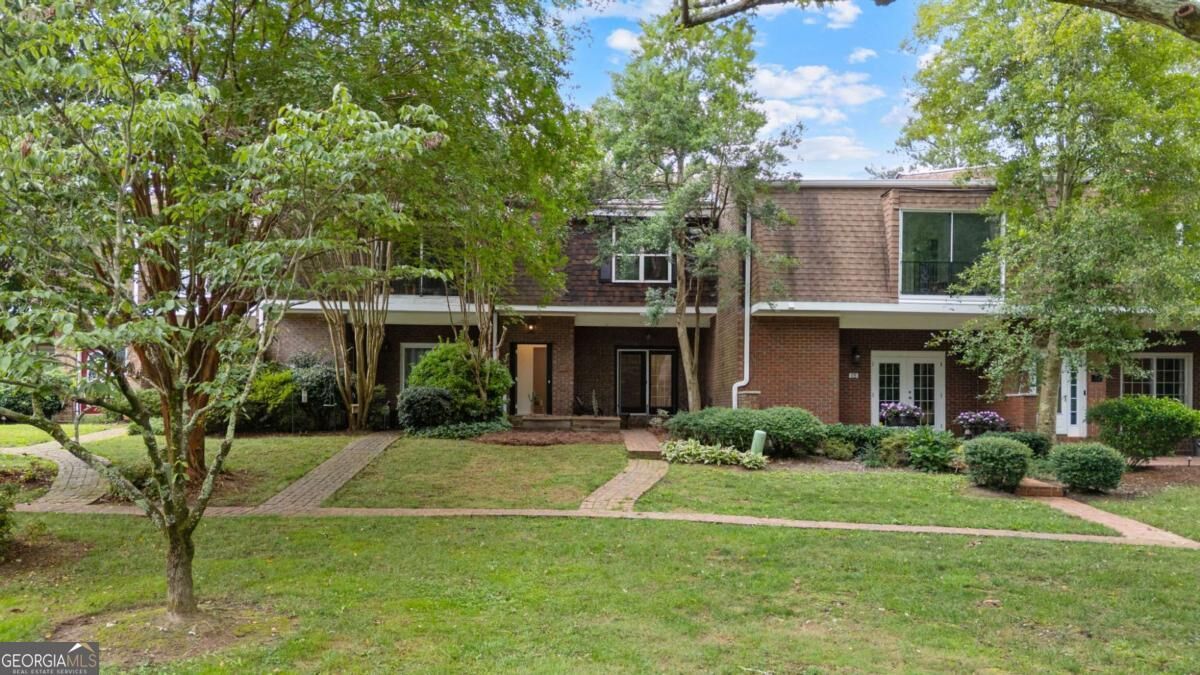 Property Photo: 260 Manning Road SW 19 GA 30064