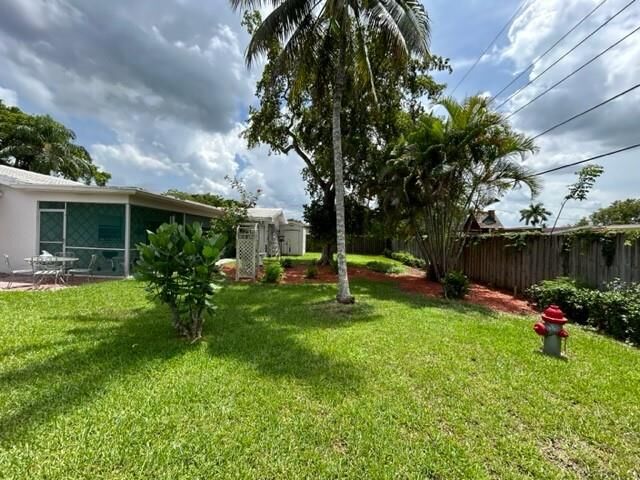 Property Photo: 1101 NW 74th Ter FL 33313