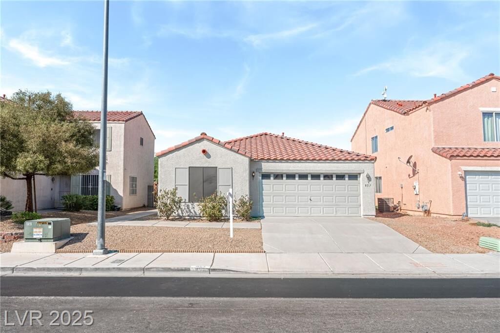 Property Photo: 857 Lantham Place NV 89110