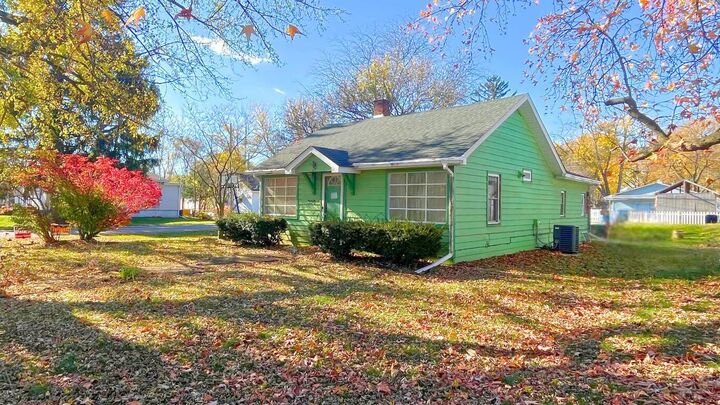 Property Photo: 326 S 11th Street IN 46304