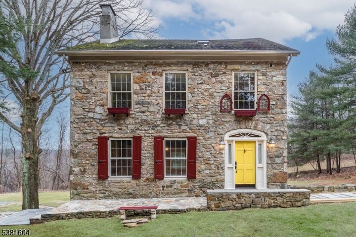 Property Photo:  195 E Mill Rd  NJ 07853 