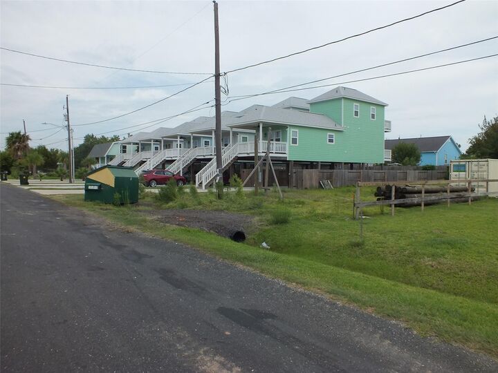 Property Photo:  1045 15th Street  TX 77539 
