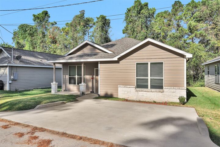 Property Photo: 12534 Andwood Street TX 77318