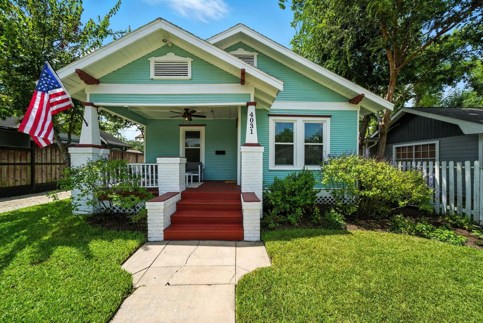 Property Photo:  4031 Oak Ridge Street  TX 77009 