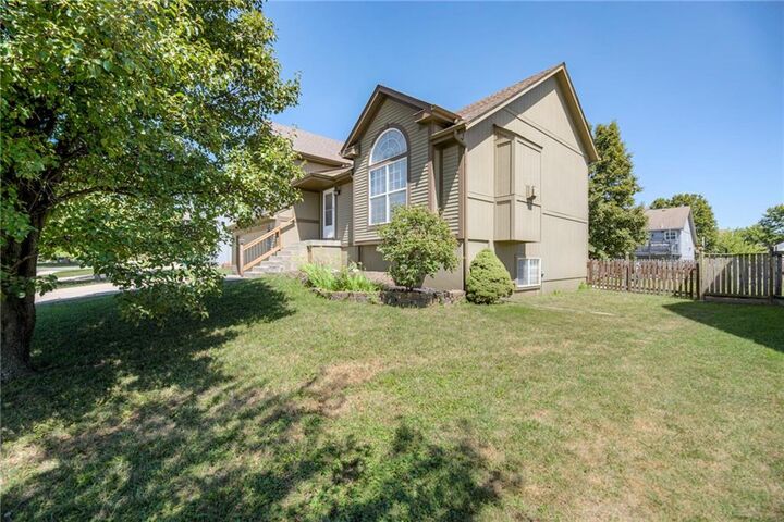 Property Photo:  679 S Sumac Street  KS 66030 