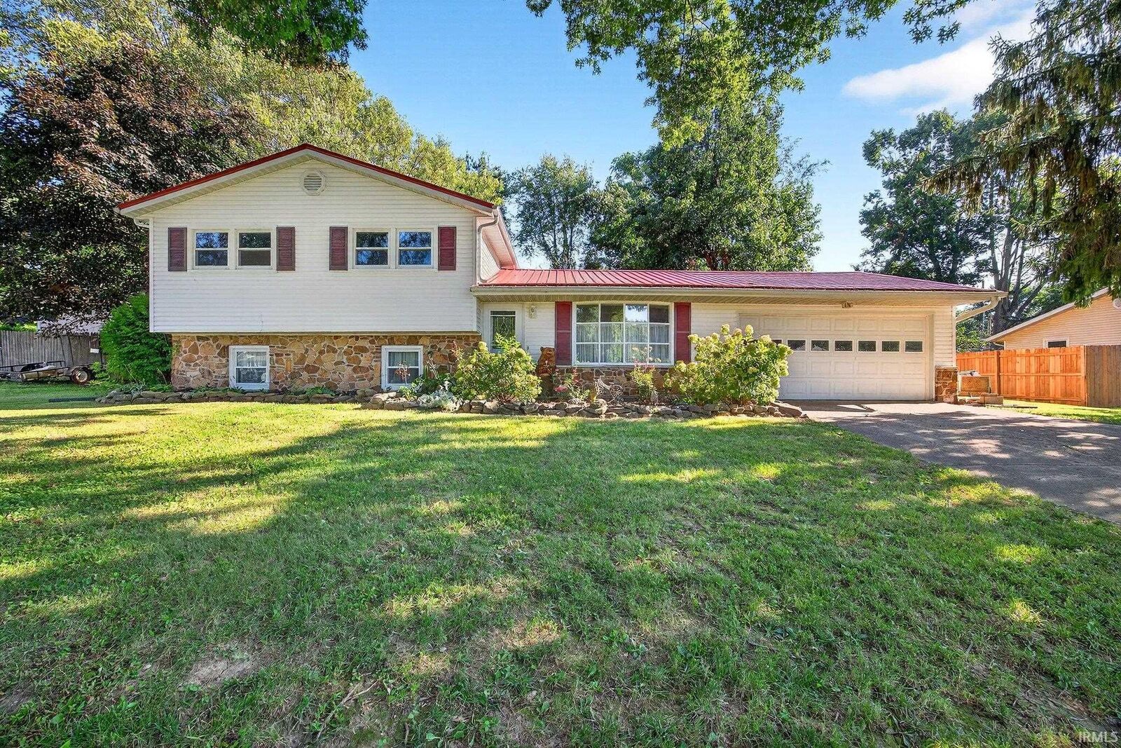 Property Photo: 1620 E Cherry Lane IN 47401