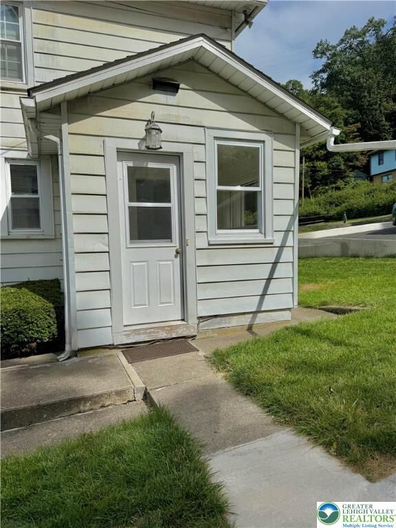Property Photo:  1368 Five Points Richmond Road  PA 18013