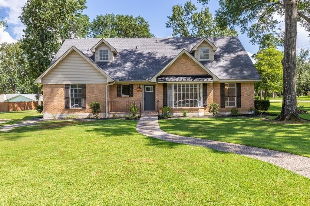Property Photo: 1300 Shady Lane TX 75904