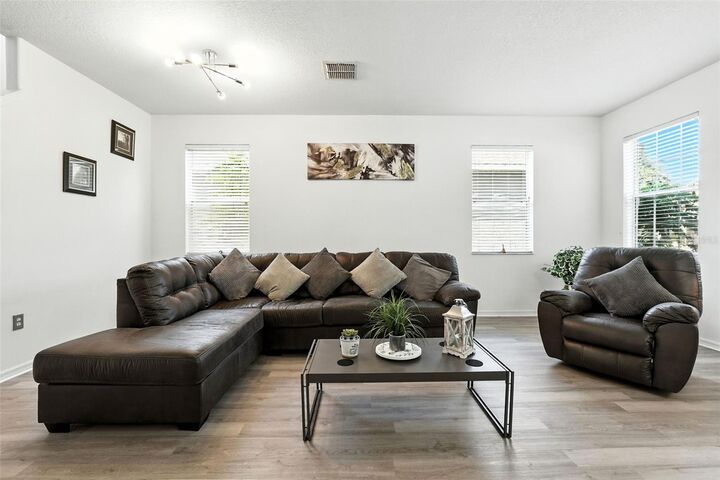 Property Photo: 2714 Portchester Court FL 34744
