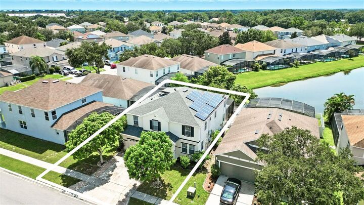 Property Photo: 2714 Portchester Court FL 34744