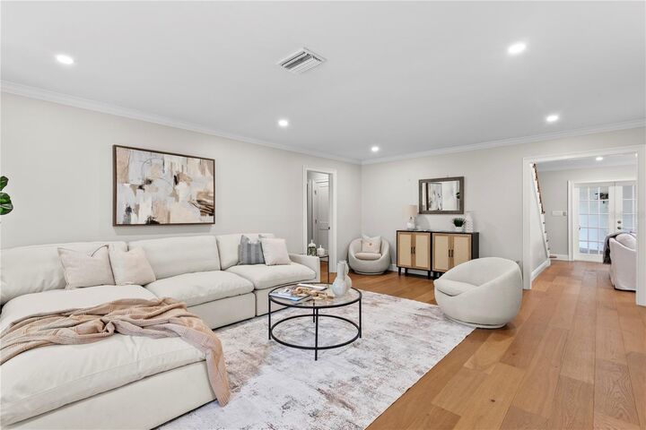 Property Photo:  1206 S Suffolk Drive  FL 33629 