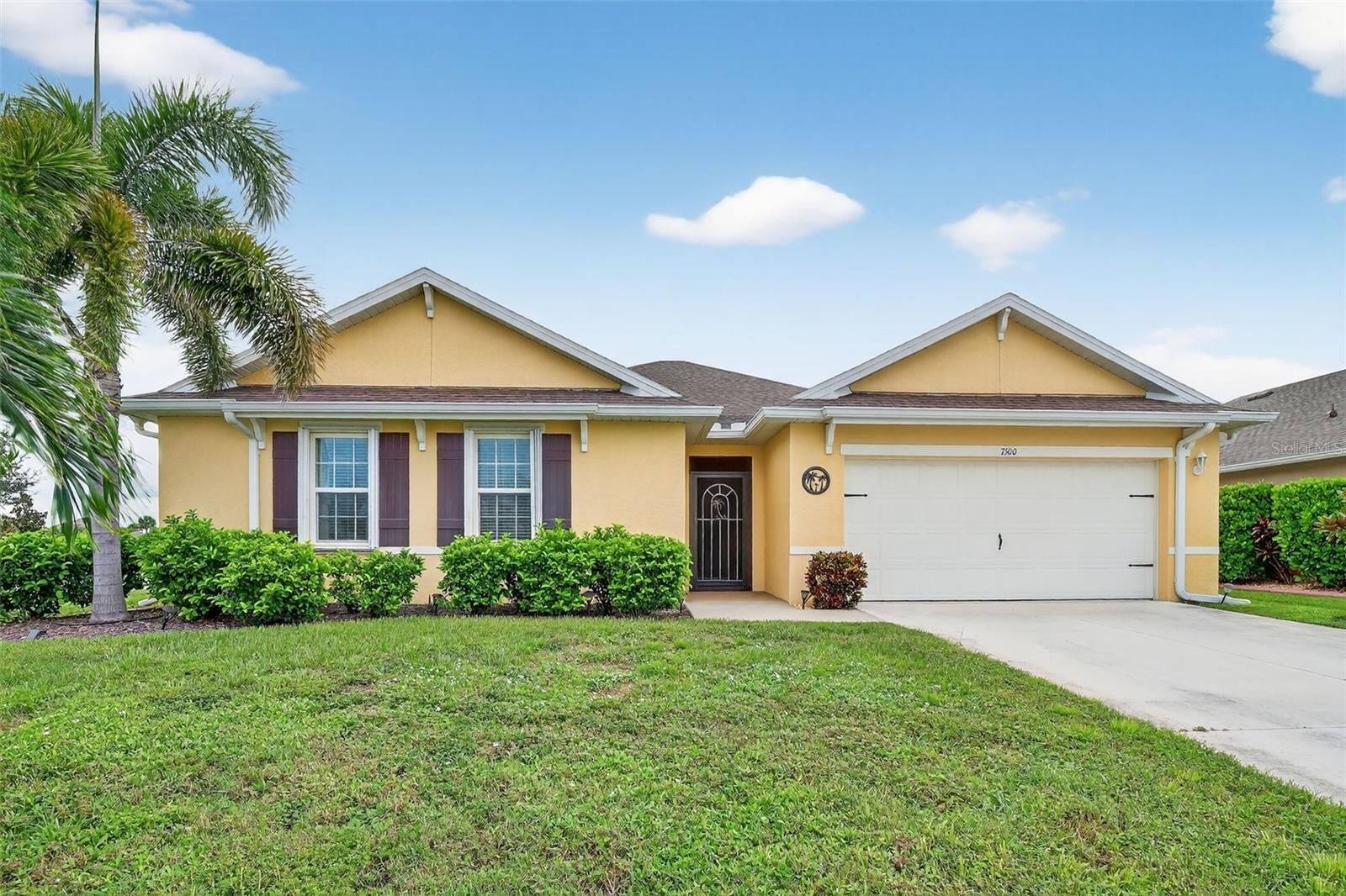 Property Photo:  7500 Mikasa Drive  FL 33950 