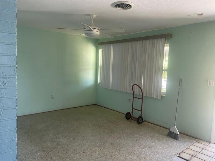 Property Photo: 5224 52nd Avenue N FL 33709