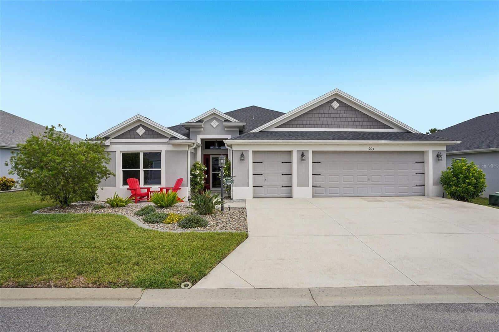 Property Photo:  904 Maynard Path Path  FL 32163 