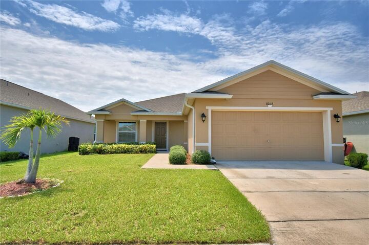 Property Photo:  8203 Campbell Crossing Circle  FL 33810 