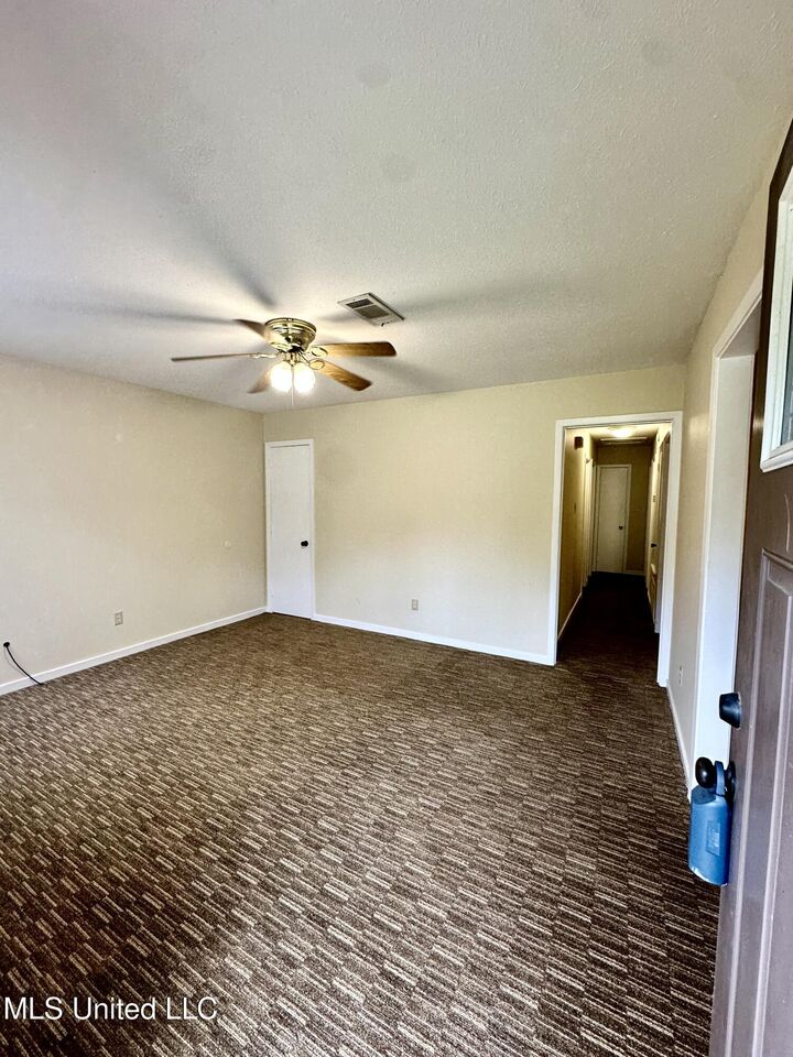 Property Photo:  121 Beverly Drive  MS 39564 