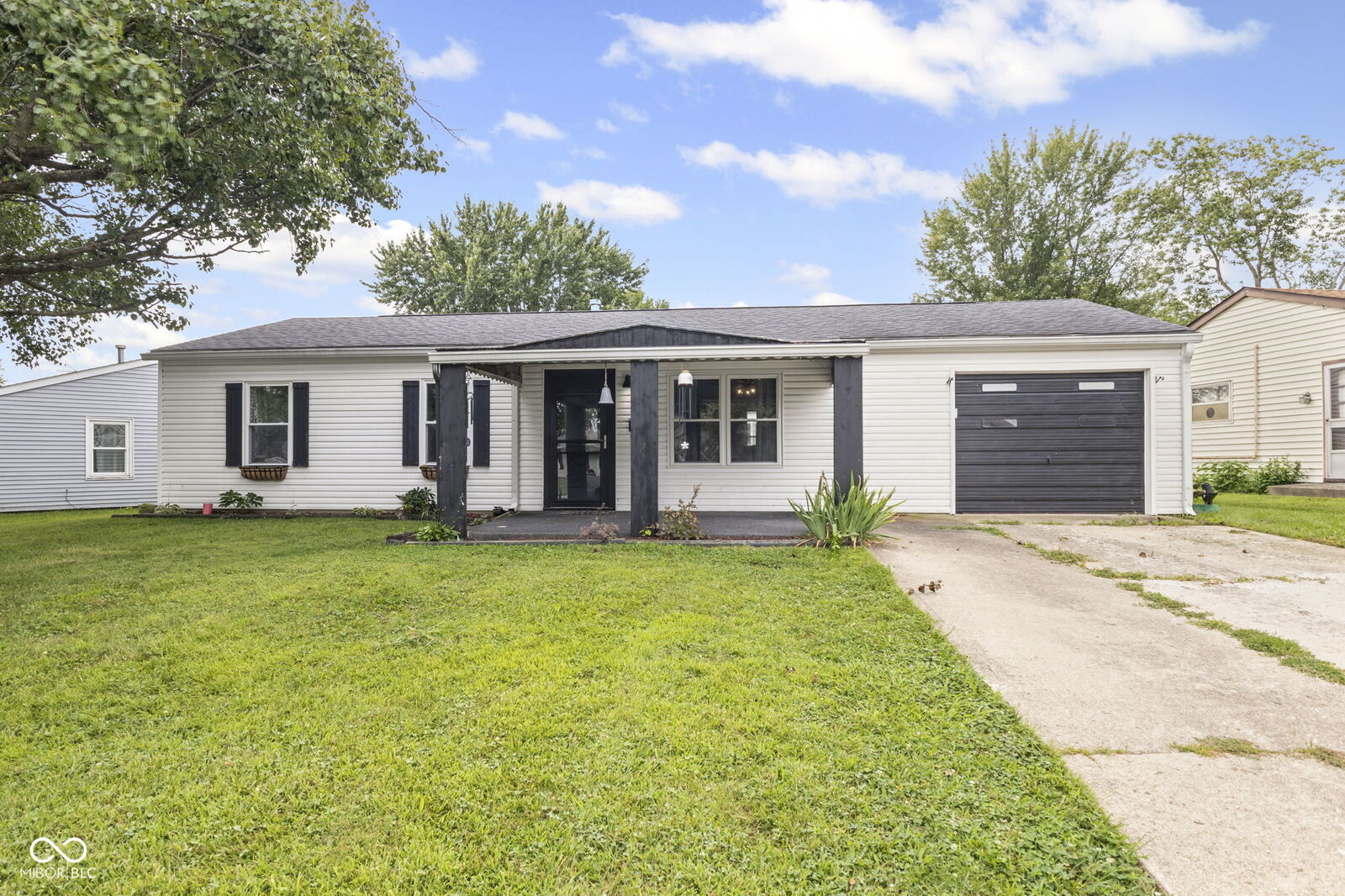 Property Photo:  91 North Drive  IN 46158 