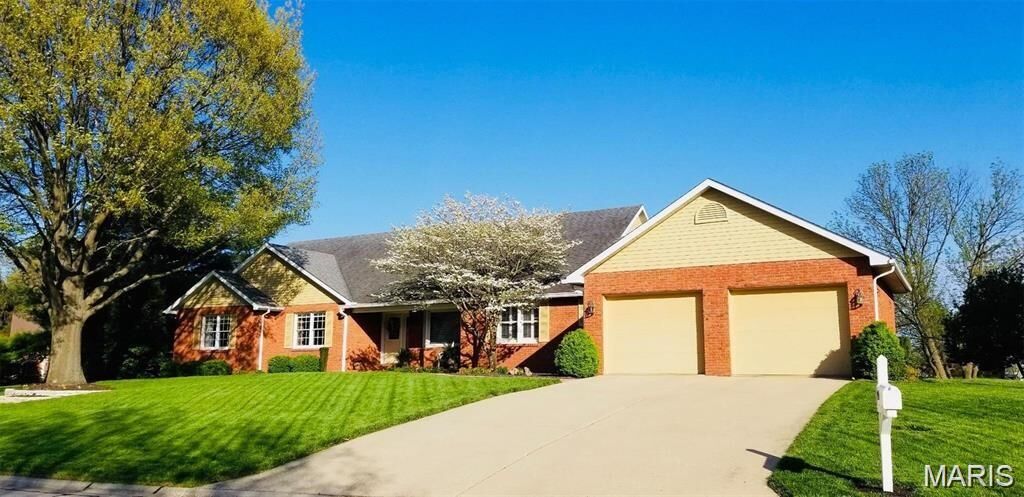 Property Photo: 9 Barrett Drive IL 62226