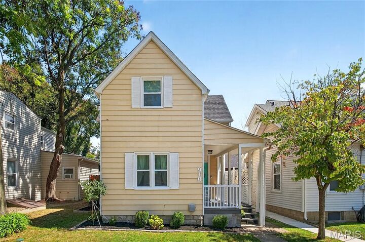 910 N Benton Avenue  St Charles MO 63301 photo