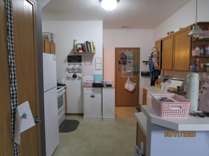 Property Photo:  2104 14th St NW  ND 58703 