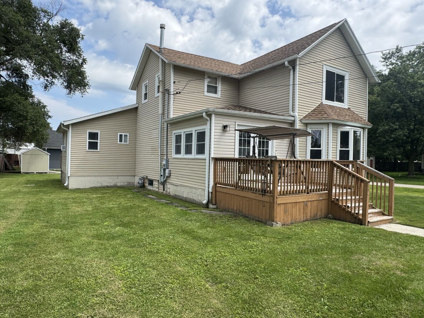 Property Photo: 195 E 2nd Avenue IL 60927