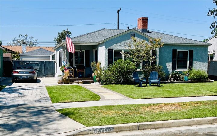 Property Photo: 2925 San Francisco Avenue CA 90806
