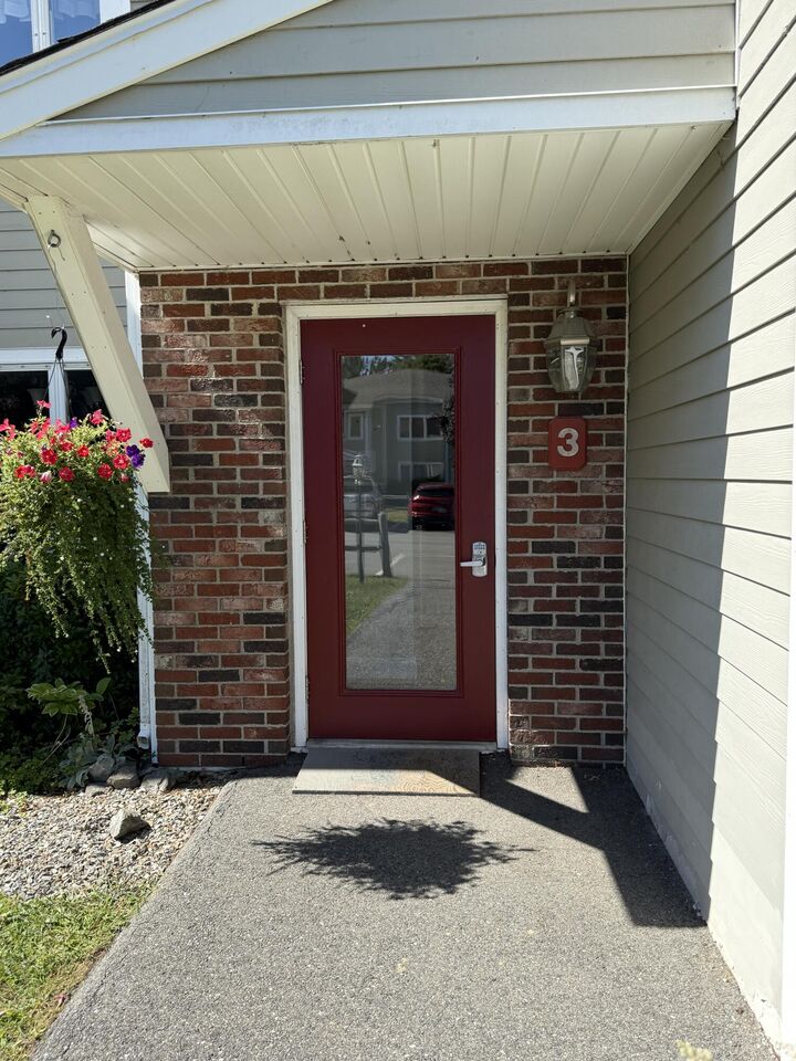 Property Photo:  
