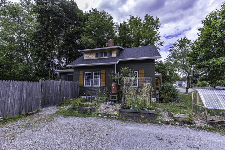 Property Photo:  172 Fern Street  ME 04401 