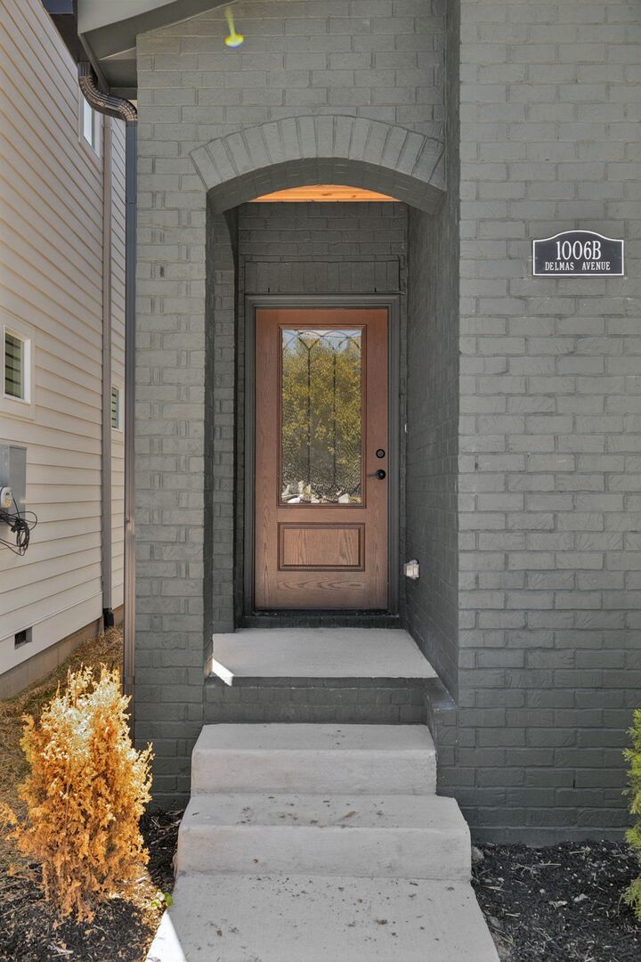 Property Photo:  1006 Delmas Ave A  TN 37206 