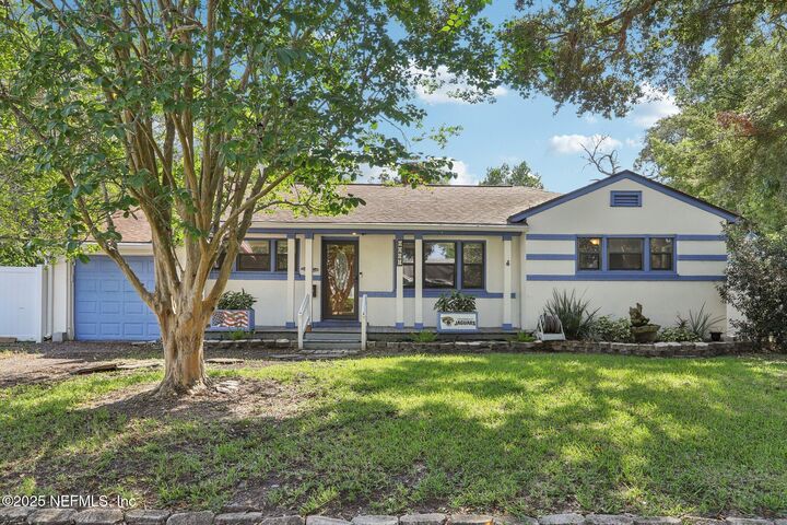 Property Photo: 4251 Pinewood Avenue FL 32207