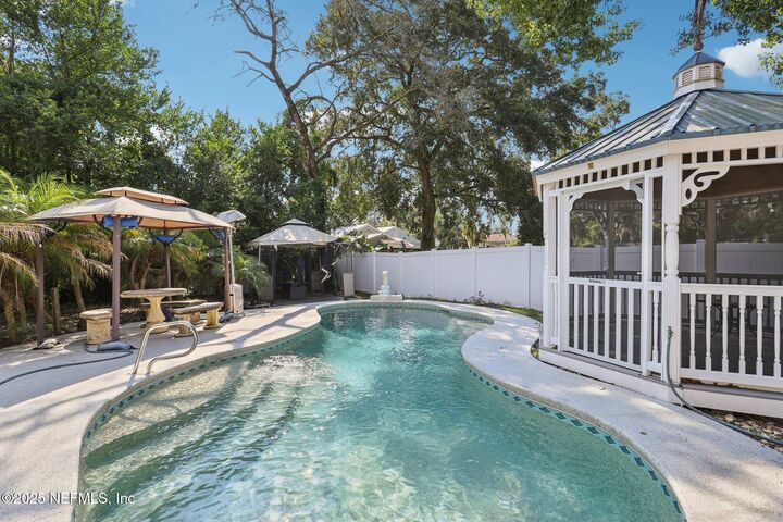 Property Photo:  4251 Pinewood Avenue  FL 32207 