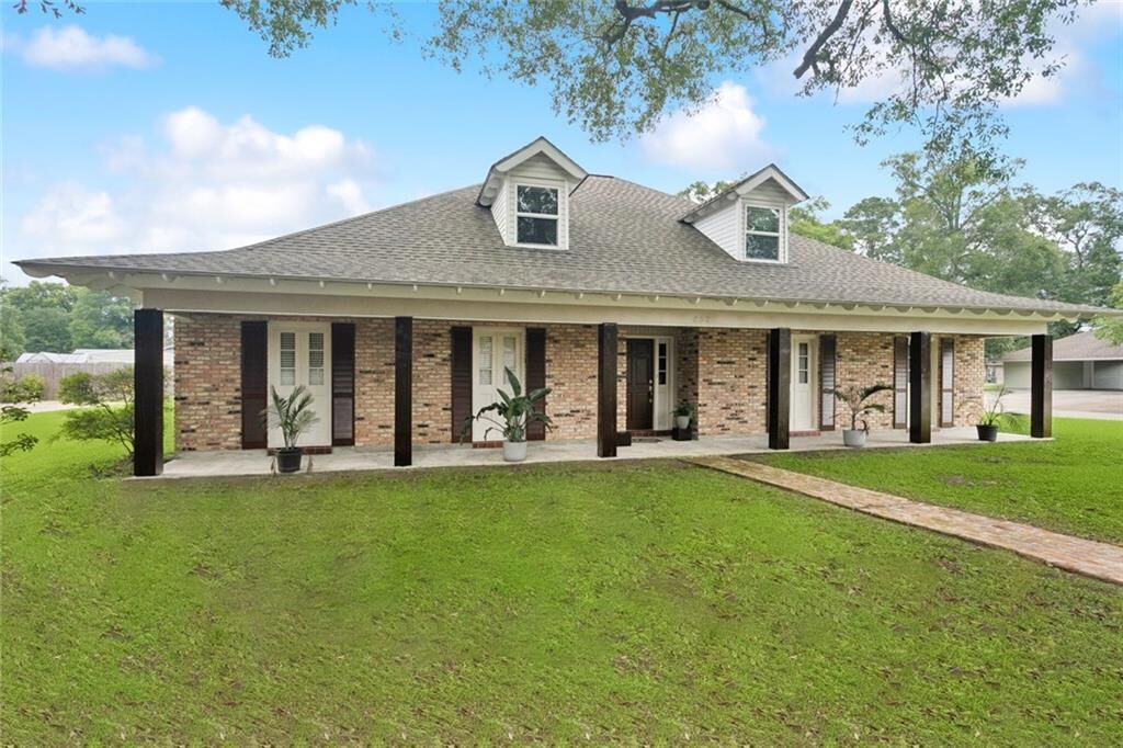 Property Photo:  202 Woodbridge Boulevard  LA 70401 