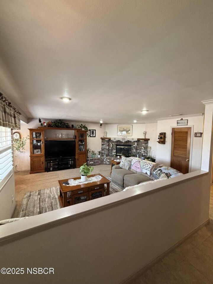 Property Photo: 1012 N Gardenia Street CA 93436