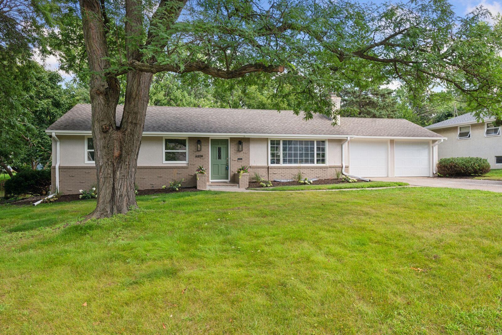 Property Photo: 6209 Halifax Avenue S MN 55424
