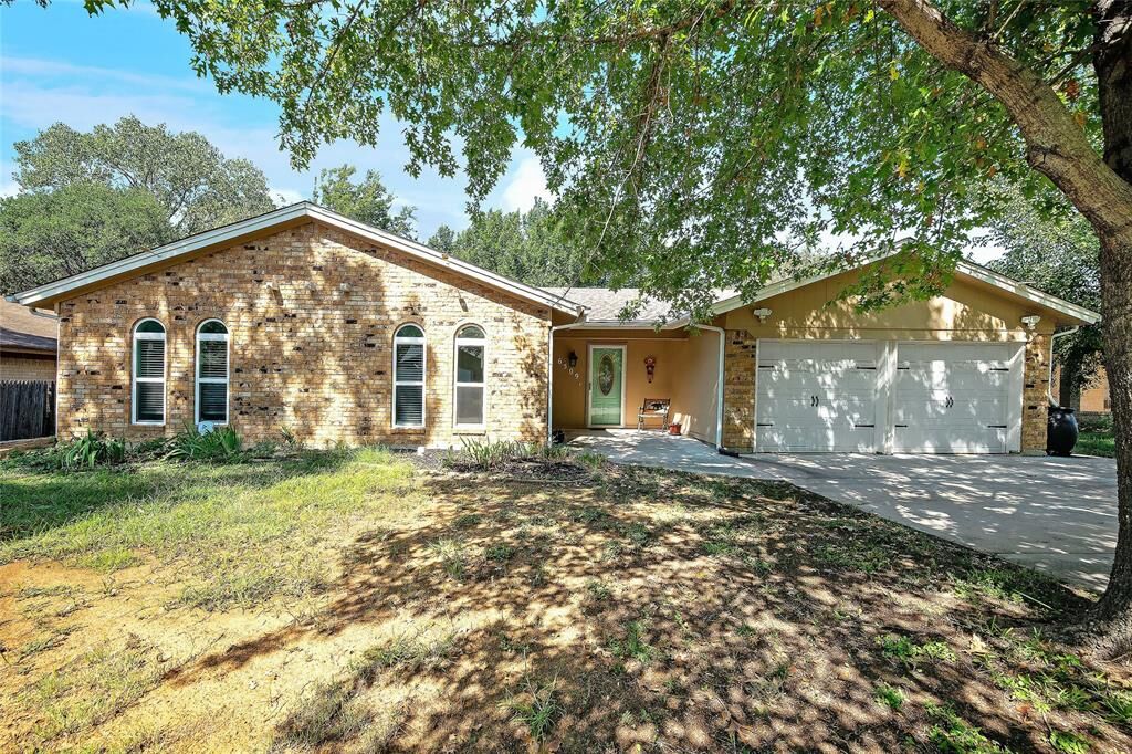 Property Photo: 6509 Paula Court TX 76182