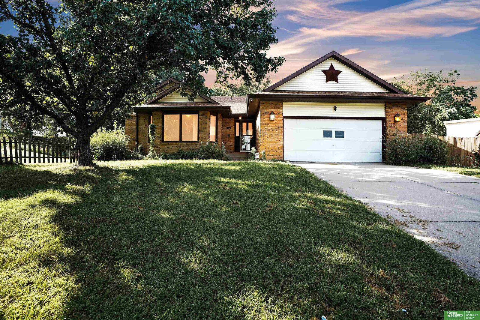Property Photo: 2004 Booth Circle NE 68521