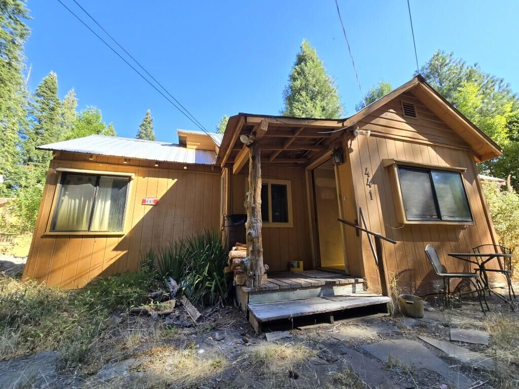 Property Photo: 441 Red Blanket Road OR 97536